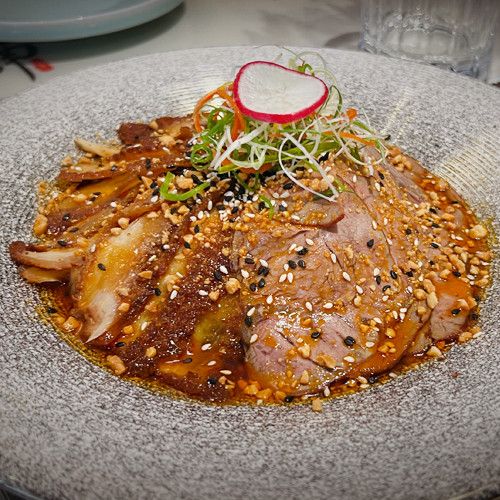 Callos de ternera y morcillo de añojo en salsa sichuan