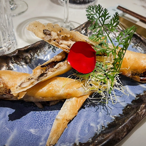 Rollito de pato hongos y trufas