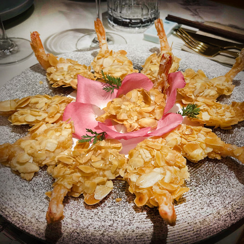 Langostinos crujientes con almendras
