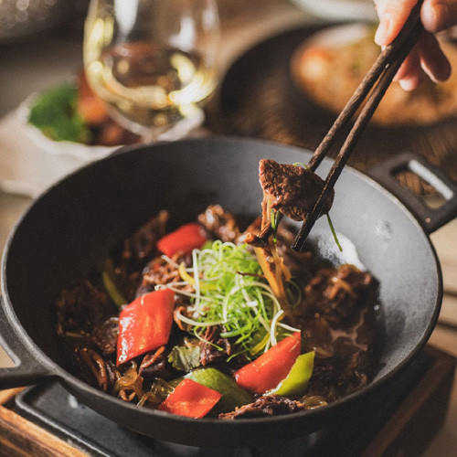 Entraña sichuan con fideos sichuan