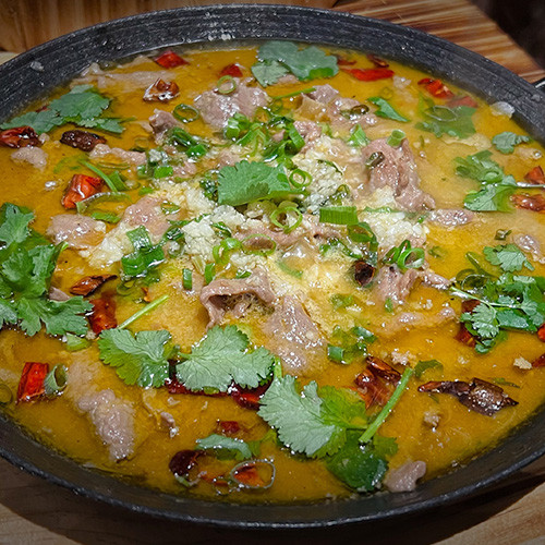 Lonchitas de lomo de añojo de ternera en jugo dorado y mostaza
