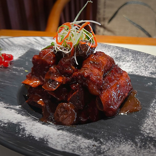 Costillas de cerdo con ciruela y salsa agridulce
