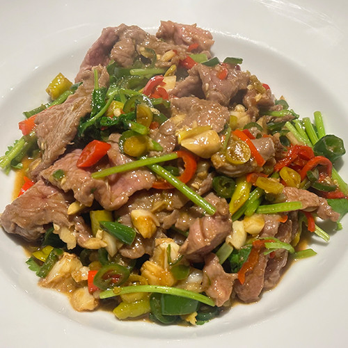 TERNERA SALTEADO CON CHILE PICANTE