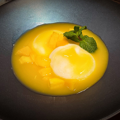 Buding de coco con mango