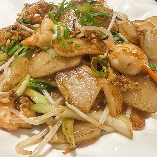 Pasta de arroz frito con langostino