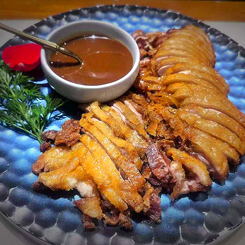 CRUJIENTE DE PATO CON SALSA